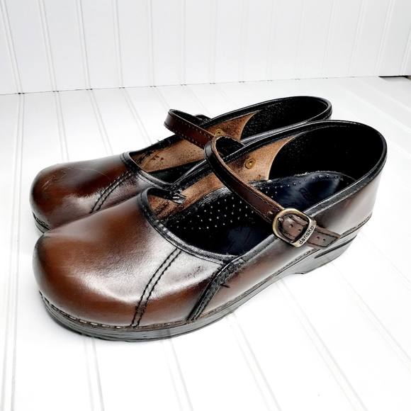 Dansko Marcelle Women's Brown Leather Clogs - Picture 2 of 16